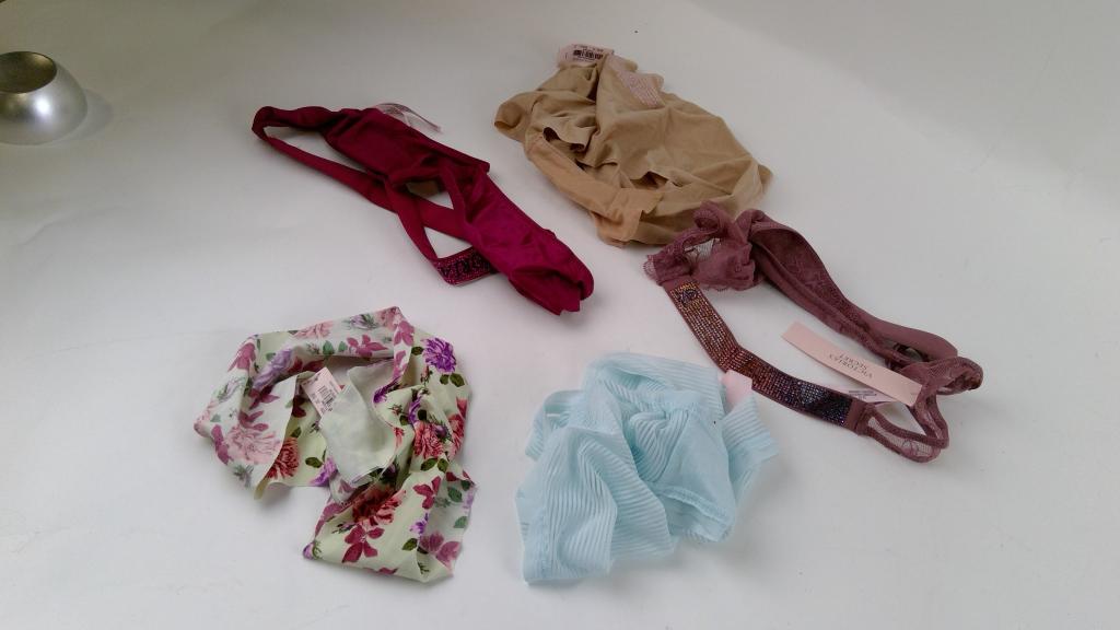 Victoria's Secret Underwear Size M 5 Pieces