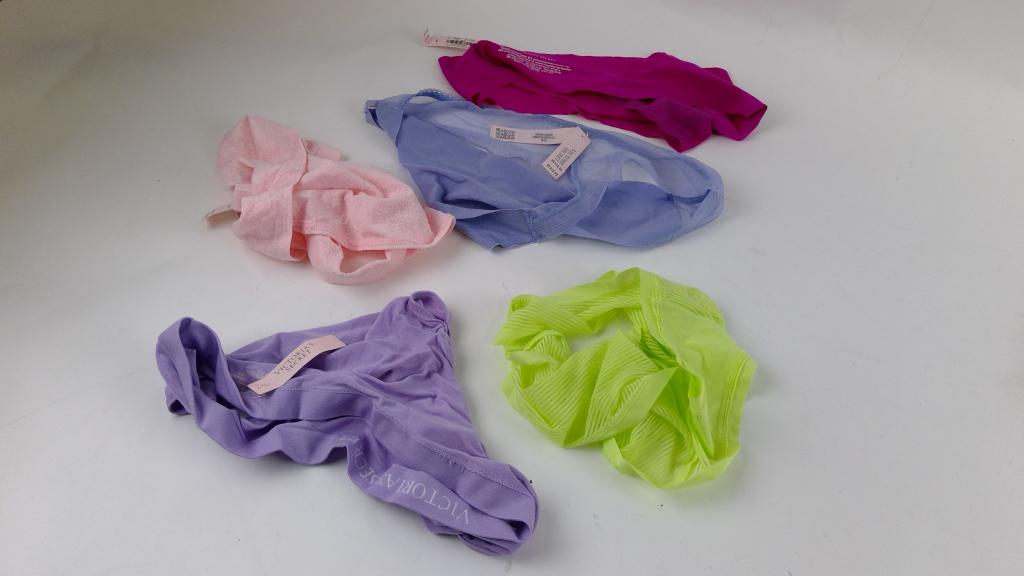 Victoria's Secret Underwear Size M 5 Pieces