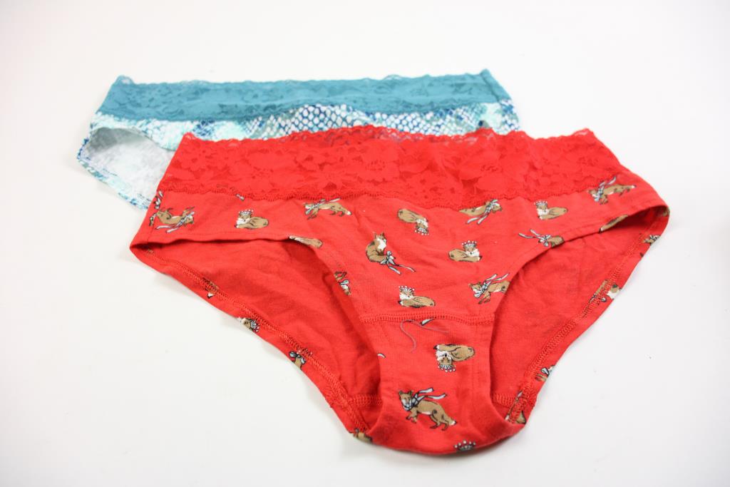 Victoria's Secret Underwear, SizeL, 5+pieces Property Room