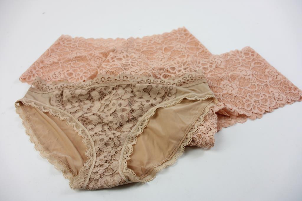 Victoria's Secret Underwear, SizeS, 5+ Pieces Property Room