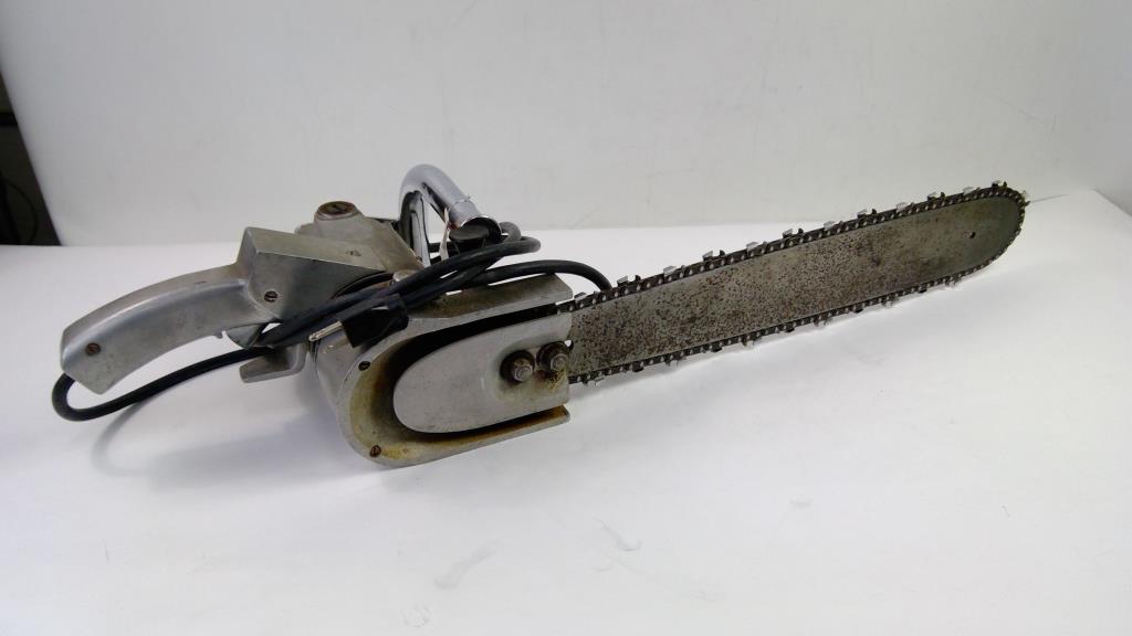 VINTAGE Milwaukee 6200 electric Chainsaw