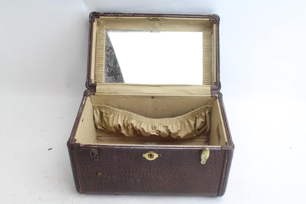 Vintage Samsonite Faux Alligator Leather Train Case Property Room