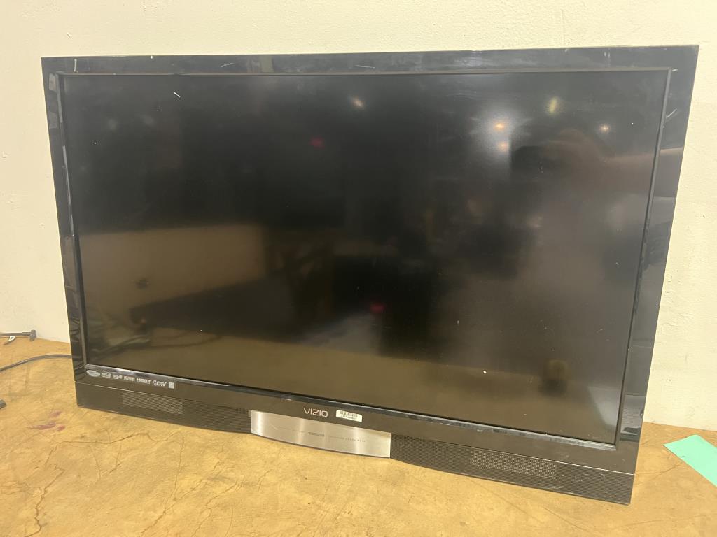 Vizio 42" Flatscreen Tv