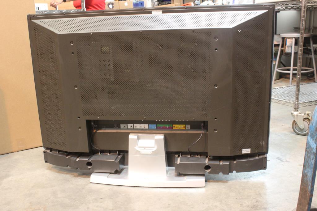 Vizio Gallevia 47" LCD HDTV Property Room