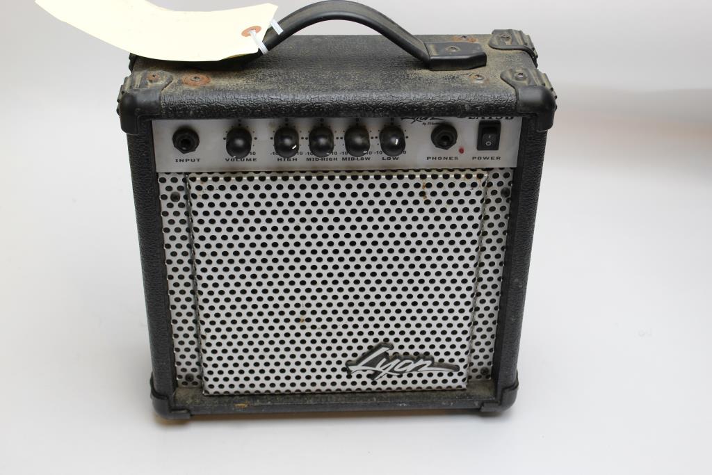 Washburn Lyon LA15B Guitar Amplifier Property Room