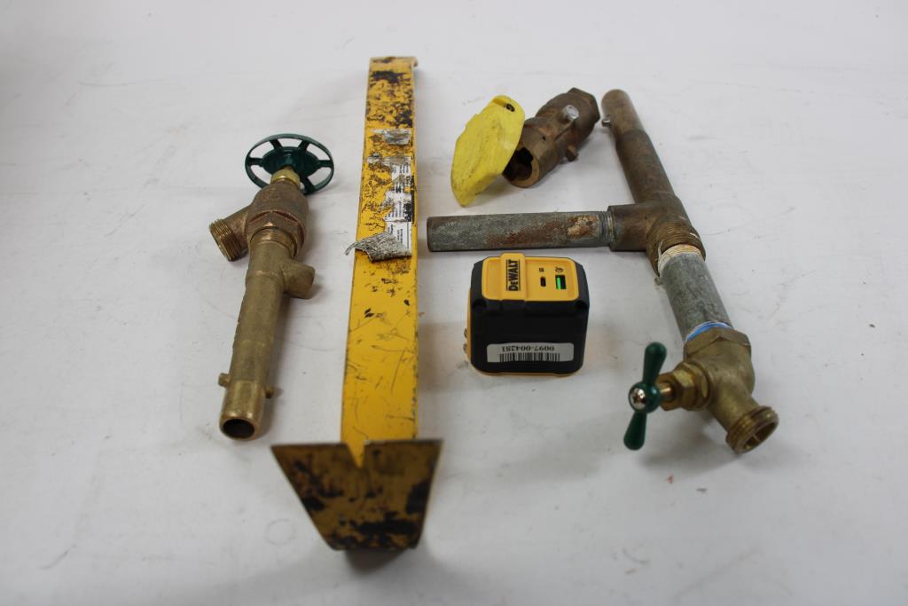 Water Pipes, Wires And More 10+ Pieces Property Room