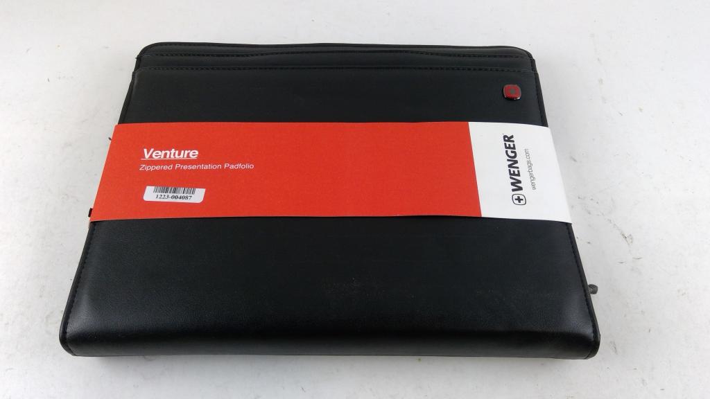 Wenger Venture Zippered Presentation Padfolio