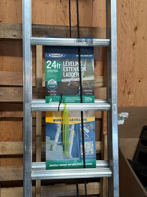 Werner 24ft Leveling Extension Ladder