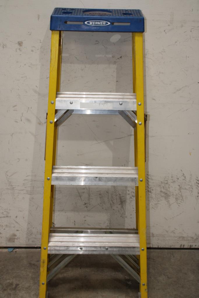 Werner 4 Foot Laddernull