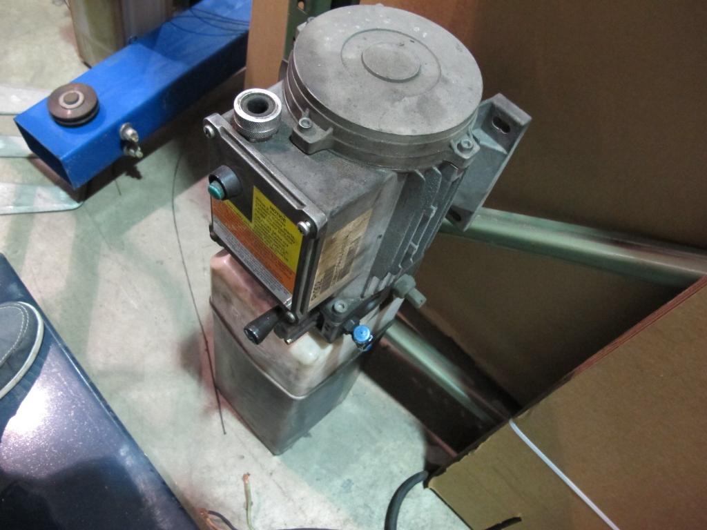 Western Car Lift, ***FLORIDA APPT ONLY*** Property Room