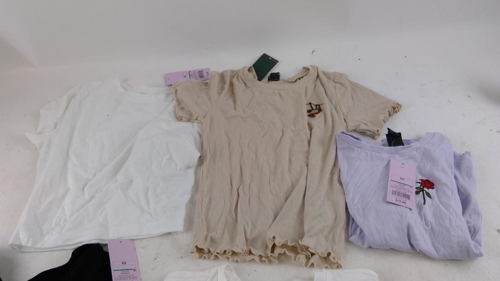 Wild Fable Shirt Size XS 5 Pieces