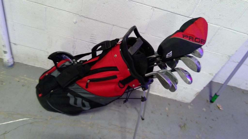 Wilson Bag With Clubs, 10+ Pieces