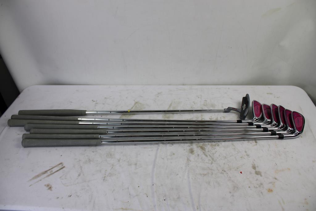 Wilson Slope Irons, Wilson Dyna-Balance 407 Putter, 7 Pieces