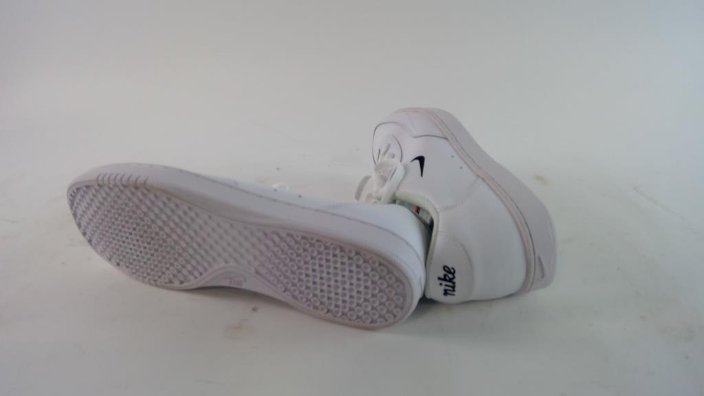 womens size 10 nike shoes