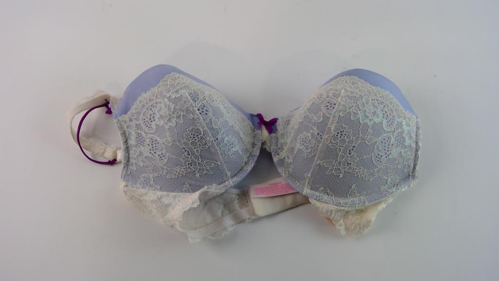 Womens Victorias Secret Bra, Size 34DD Property Room