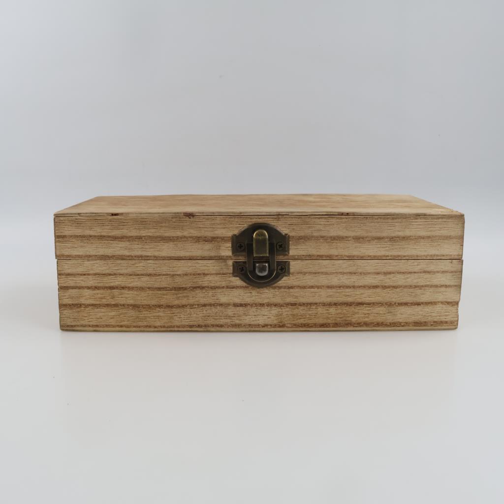 Wooden Hindge Trinket Box