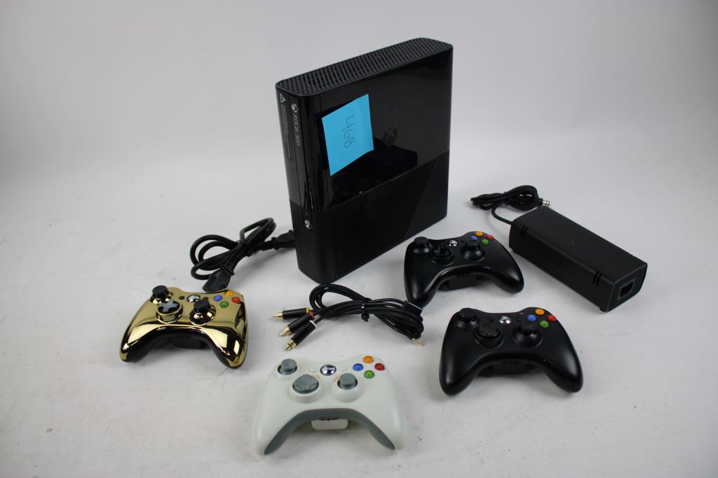Xbox 360 4 Gb  And Controllers