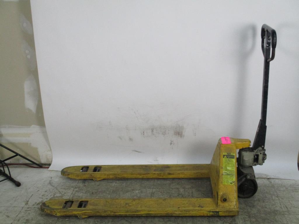 Yale Pallet Jack | Property Room