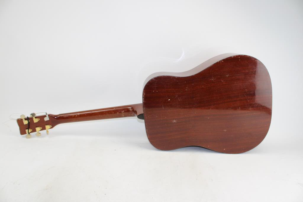 Yamaha Acoustic Guitar | Property Room