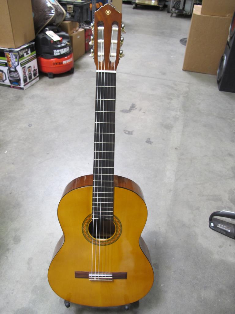 Yamaha C40 Acoustic Guitar Property Room