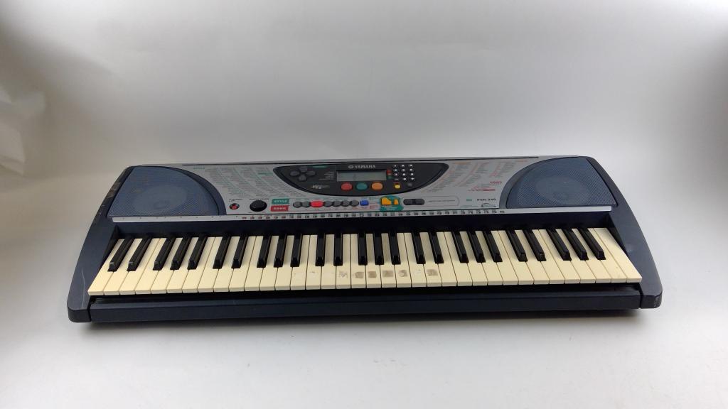 Yamaha Electric Keyboard