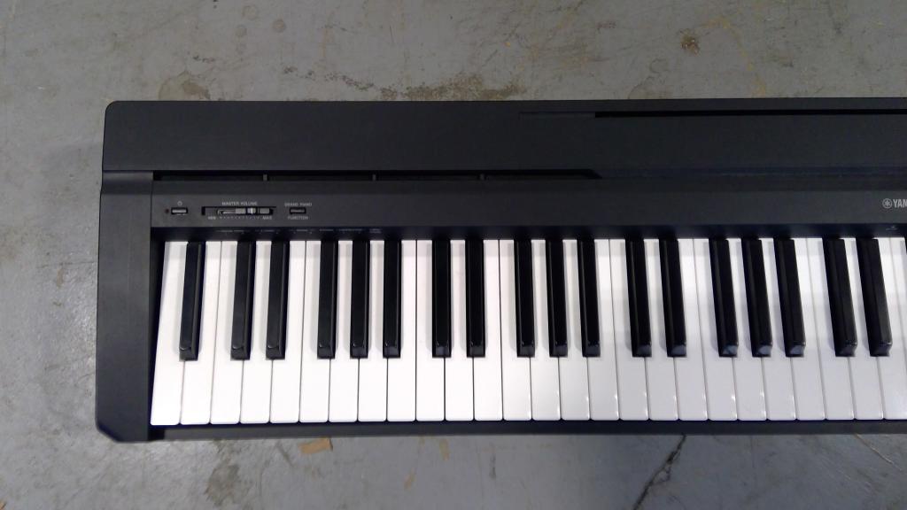 Yamaha Electric Keyboard