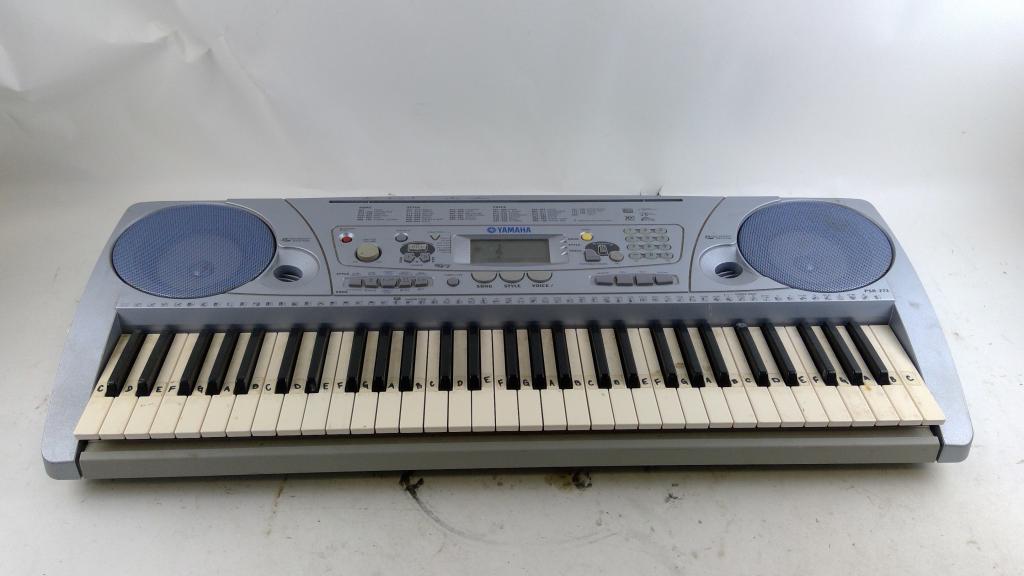 Yamaha Electric Keyboard