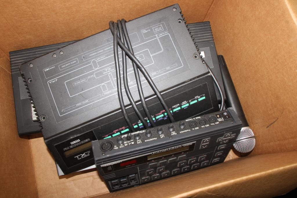 Yamaha Midi Footcontroller ,Yamaha FM Expander And Other Property Room