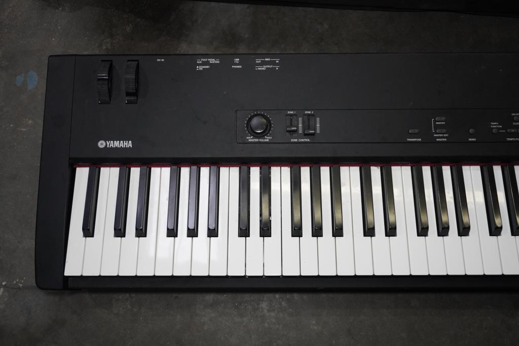 Yamaha Stage Piano CP33 With Case Property Room