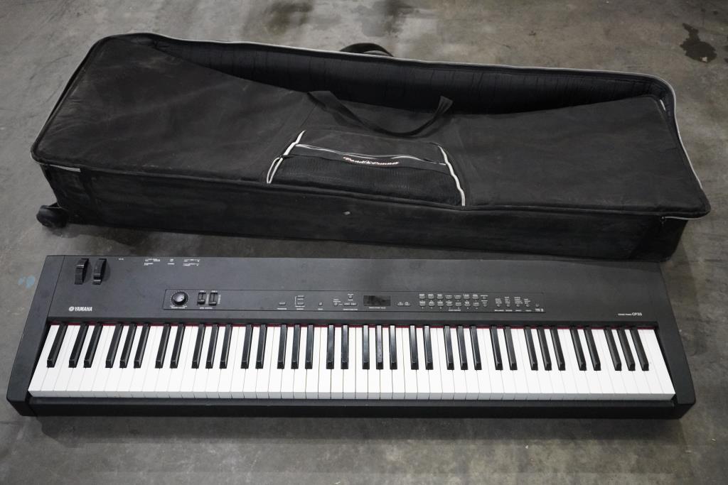 Yamaha Stage Piano CP33 With Case Property Room