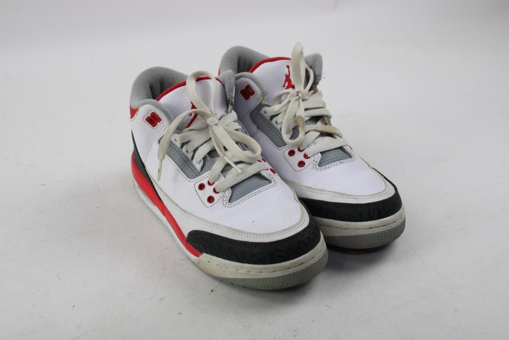 Youth 5.5Y Jordan 3 Retro Fire Red Sneakers