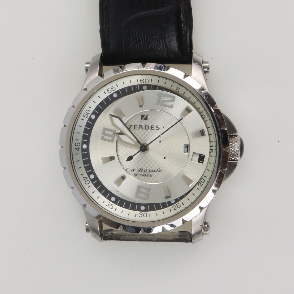 Montre Femme ZEADES Monaco - Boîtier Acier 3.5x3 Cm, Bracelet Cuir, Mouvement Quartz, Neuve