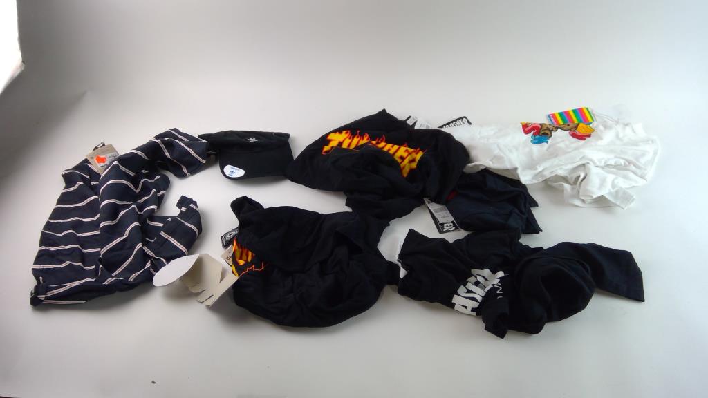 Zumiez Clothing Lot, 5+ Pieces | Property Room