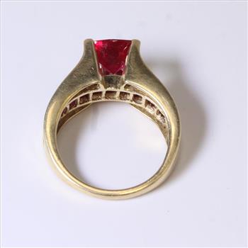10kt Gold 5g Ruby And Diamond Leer Gem Ltd. Ring