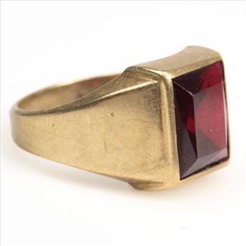 10kt Gold 6.6g Ring With Red Stone