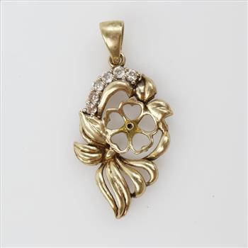 10kt Gold Clear Stone Flower Pendant