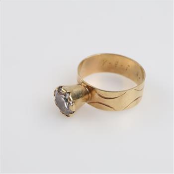 10kt Gold Clear Stone Ring