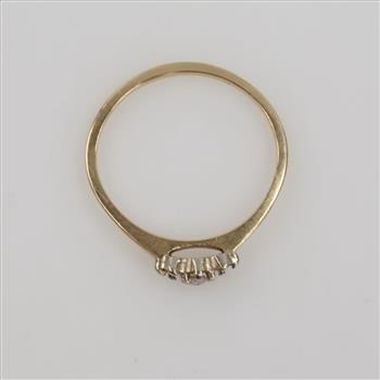 10kt Gold Clear Stone Ring