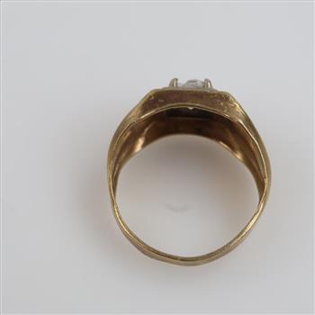 10kt Gold Clear Stone Ring
