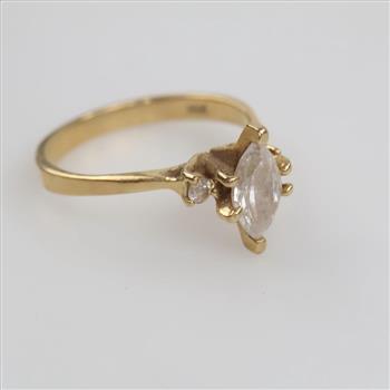 10kt Gold Clear Stone Ring