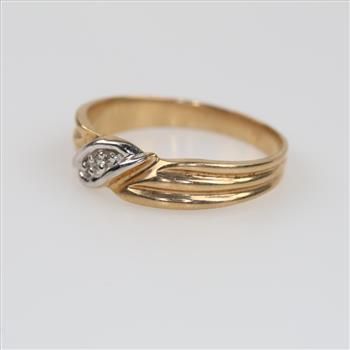 10kt Gold Diamond Accent Ring