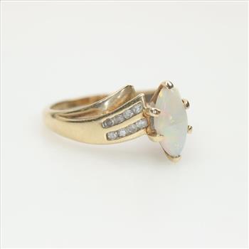 10kt Gold Diamond And Opal Ring