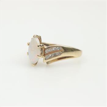 10kt Gold Diamond And Opal Ring