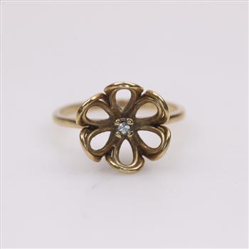 10kt Gold Diamond Flower Ring
