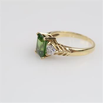 10kt Gold Green And Clear Stone Ring