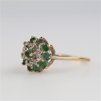 10kt Gold Green Stone Diamond Accent Ring