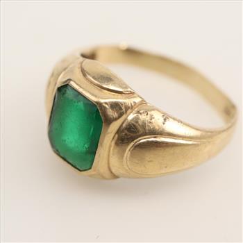 10kt Gold Green Stone Ring