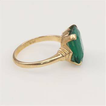 10kt Gold Green Stone Ring