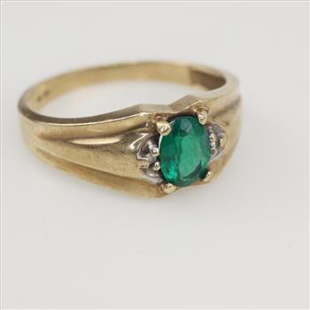 10kt Gold Green Stone Ring