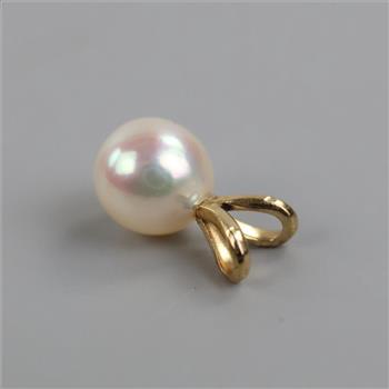 10kt Gold Parl Pendant